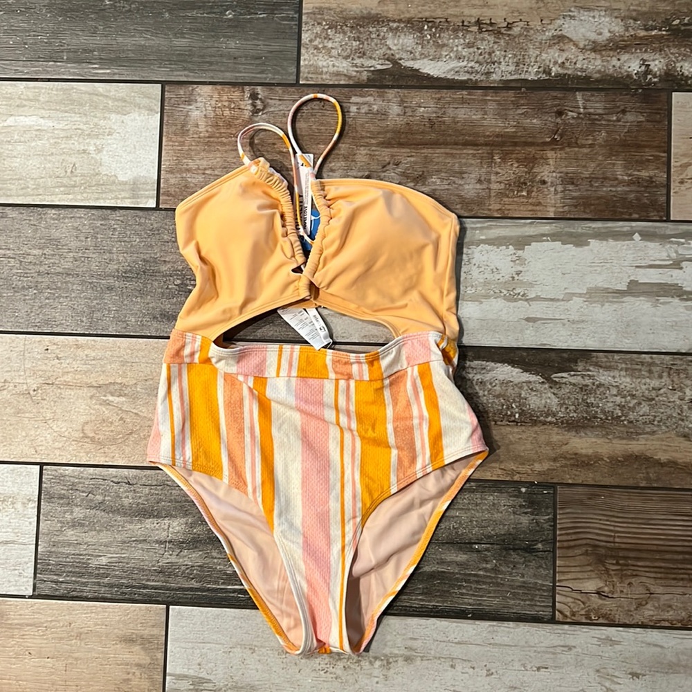 Stripped tunnel one piece cut out
